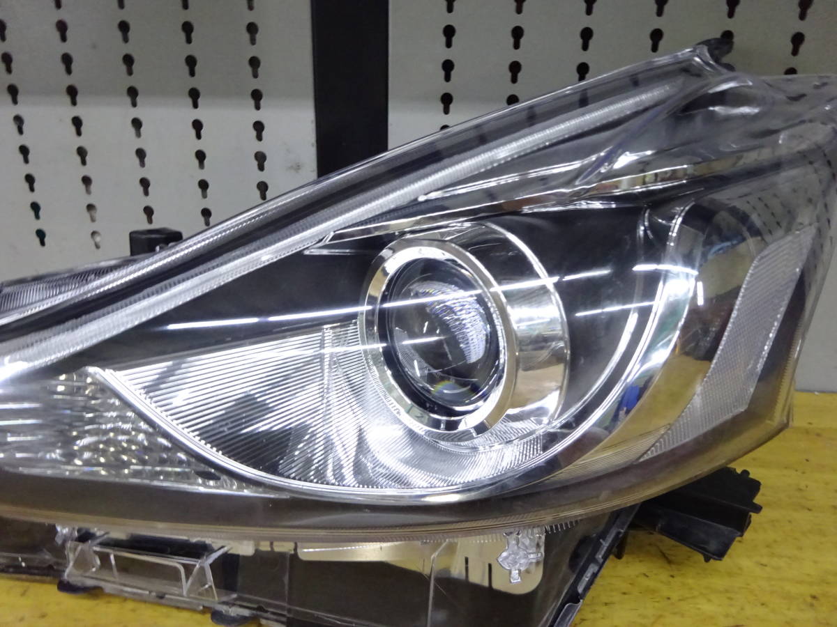 トヨタ プリウスα ZVW40/ZVW41 後期 純正LEDヘッドライト 左右セット