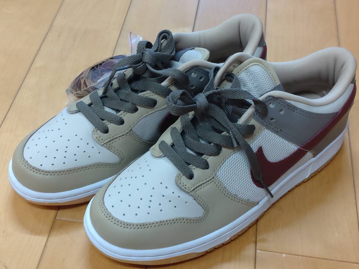 ２００３年製　ナイキ　NIKE　ダンクロー　DUNK LOW　304714-161　サイズUS８ハーフ　LIGHT BONE/ROUGH RED/MUSHROOM　未使用・長期保管品