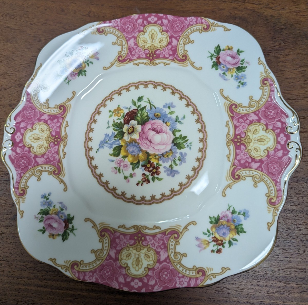 ロイヤルアルバート 皿 新品 ケーキ皿