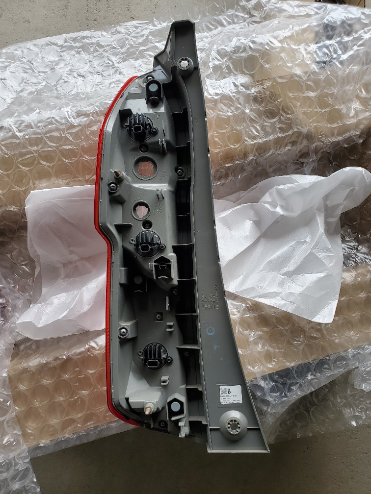 ホンダ N-BOX テールランプ 右 ☆ジャンク☆N-BOX☆JF3 JF4