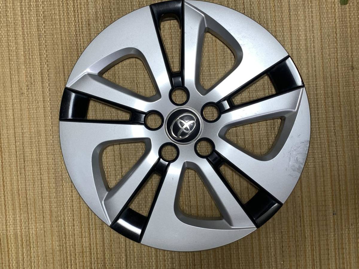 ZVW5１ プリウスAプレミアム 純正 15インチホイールキャップ 1枚 ③