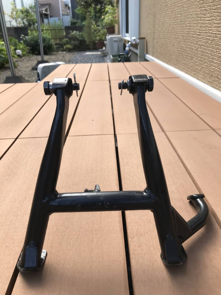 カワサキ250TR用センタースタンド一式（エストレア用）を流用(カワサキ 
