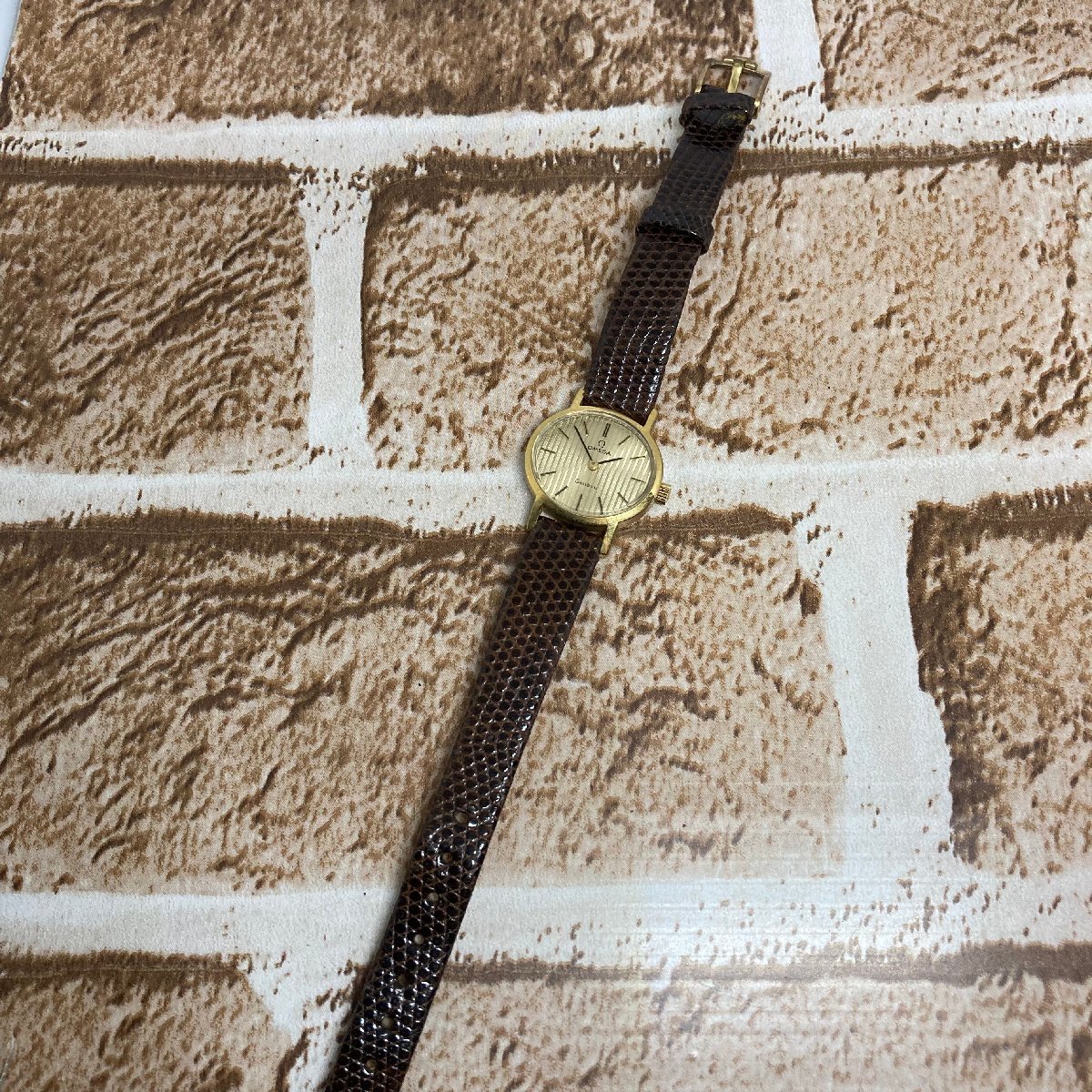 ◇稼働品◇美品◇ OMEGA オメガ Geneve ジュネーブ ゴールド文字盤 2針 