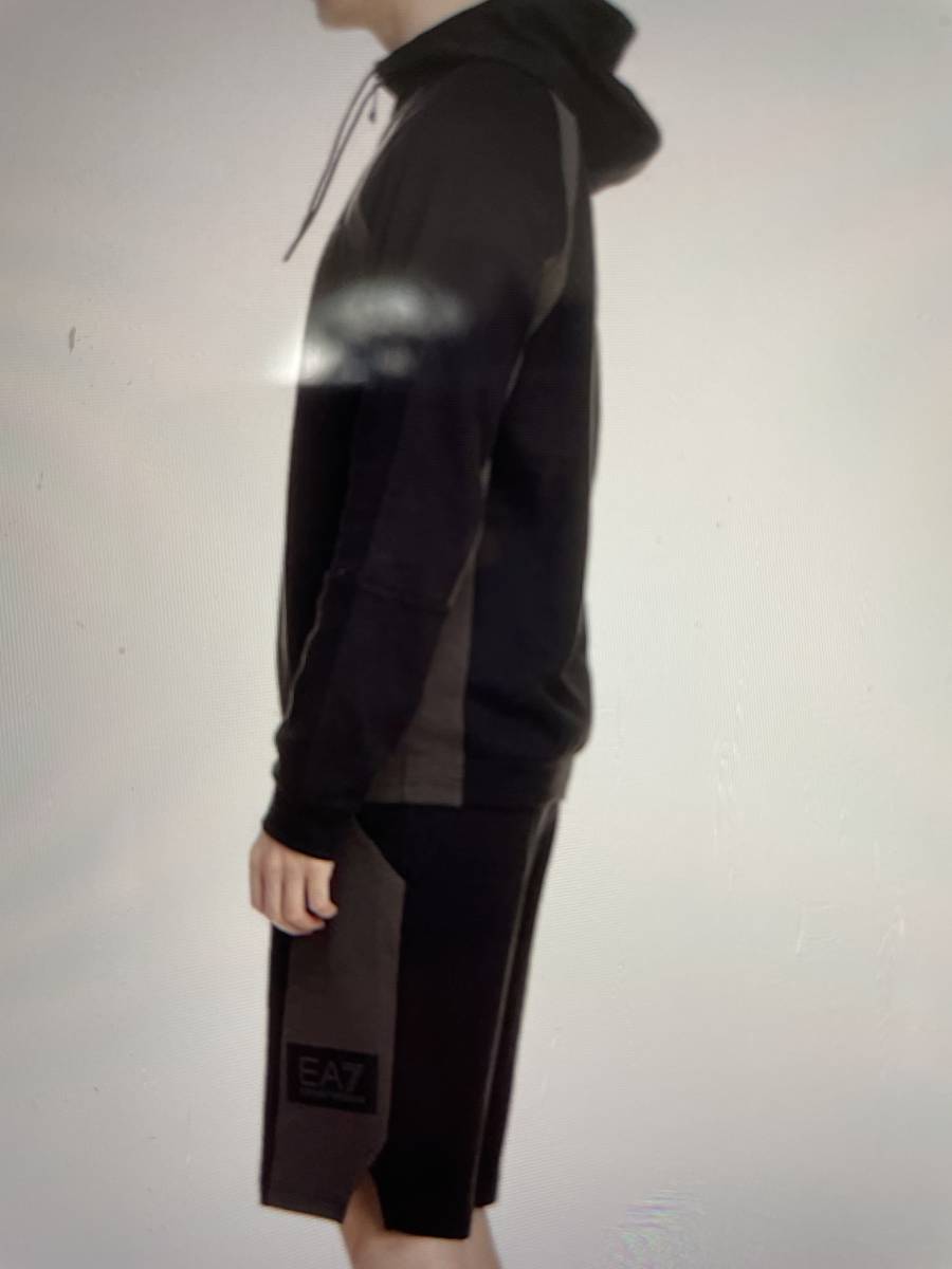 エンポリオアルマーニEA7 ロゴプリント　フルジップパーカー　ショートパンツセットアップ
