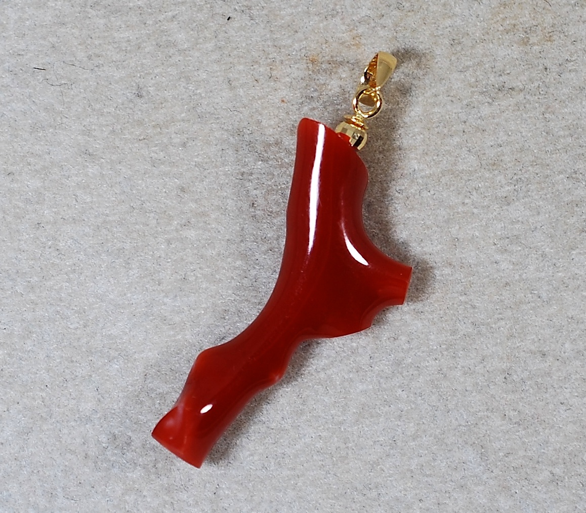 ￥100～ソ付K18高知産濃厚色艶照り良い！天然血赤珊瑚6.108ct24.6×10.6㍉全長33.5㍉PT　