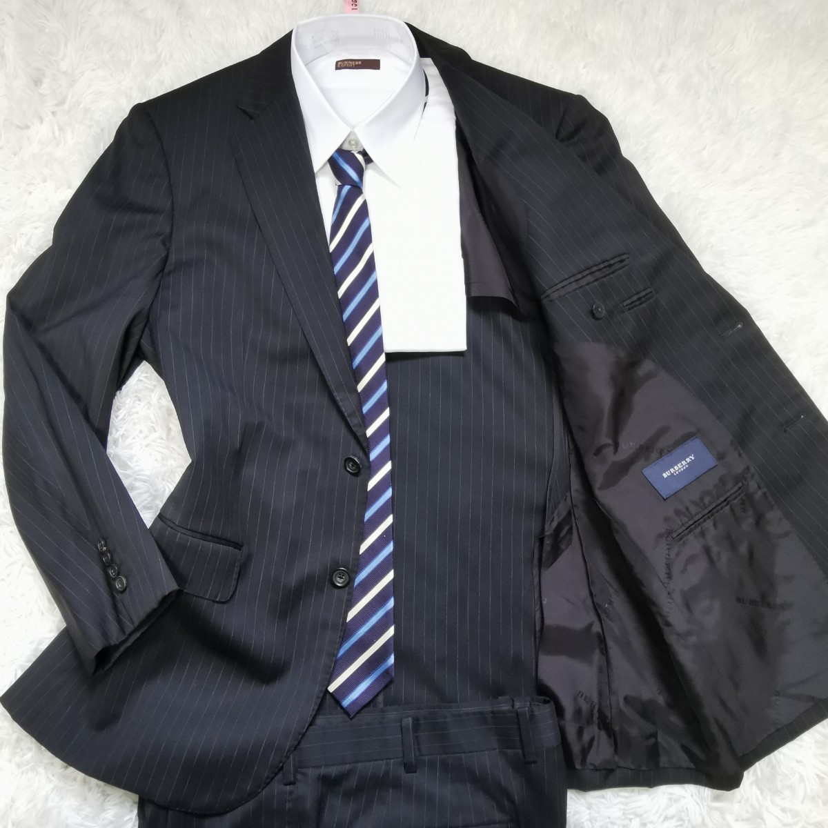 バーバリー【最高級生地商品】BURBERRY LONDON SUPER100’S スーツ セットアップ Mサイズ ウール ストライプ 背抜き 通年 ブラック 黒