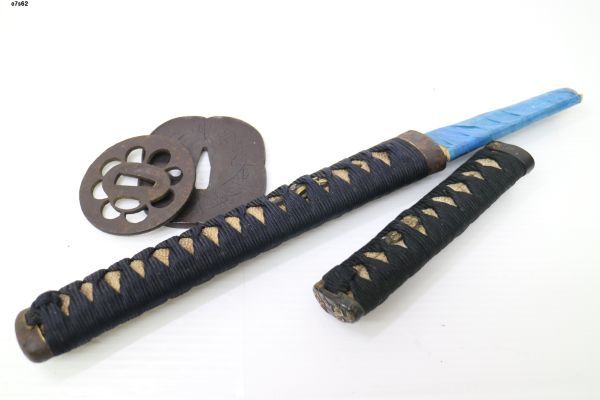 O7s62 刀剣 部品 鍔 など 60サイズ 鍔 刀鍔 無銘 絵金銀 細工 (TU-010522)｜刀・日本刀の販売なら日本刀