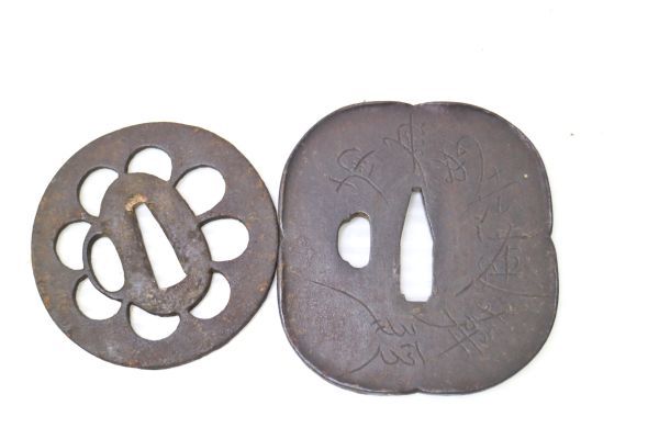 O7s62 刀剣 部品 鍔 など 60サイズ 鍔 刀鍔 無銘 絵金銀 細工 (TU-010522)｜刀・日本刀の販売なら日本刀