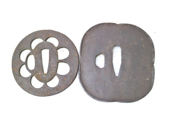 O7s62 刀剣 部品 鍔 など 60サイズ 鍔 刀鍔 無銘 絵金銀 細工 (TU-010522)｜刀・日本刀の販売なら日本刀