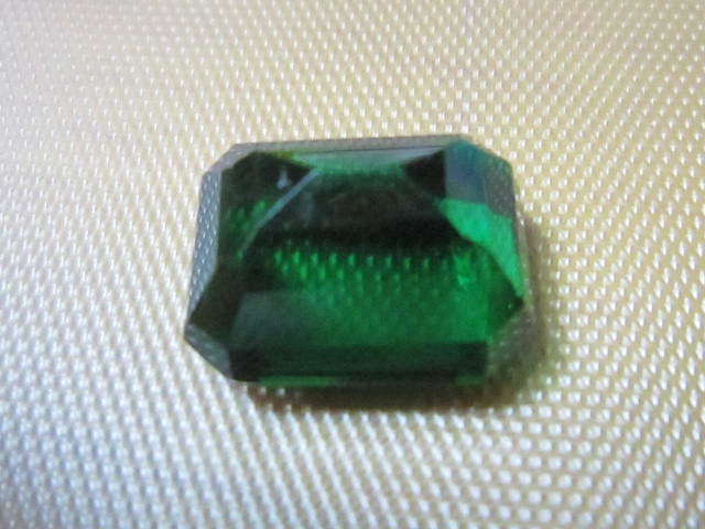 【品質保証書付き】 天然 コロンビア産 エメラルド 20.00Ct グリーン パワーストーン 鑑別付き ルース emerald 本物保証 裸石 送料無料