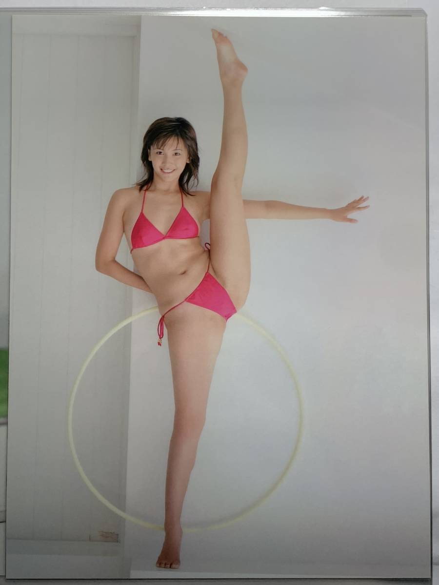 厚手ラミネート加工】山崎真実 水着 A4変サイズ 雑誌切り抜き 9ページ
