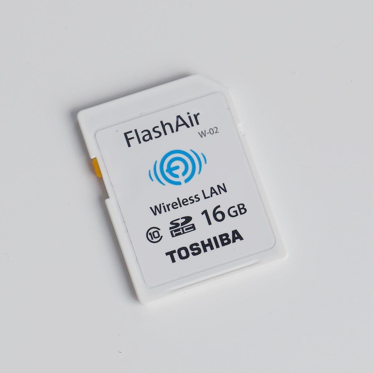 〈即決〉TOSHIBA 東芝 FlashAir 16GB W-02 Wi-Fi SDカード ［ゆうパケット発送対応］