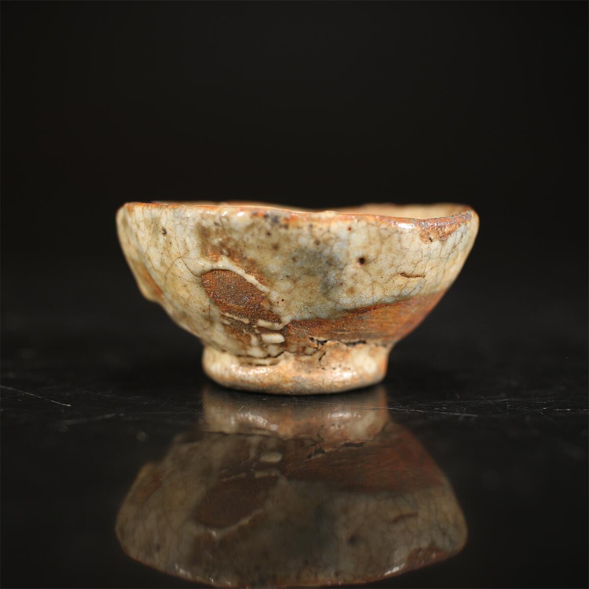 志野盃　桃山時代 CB713 桃山時代 【古志野焼】 絵志野 盃／時代のホツあり 美品！ r