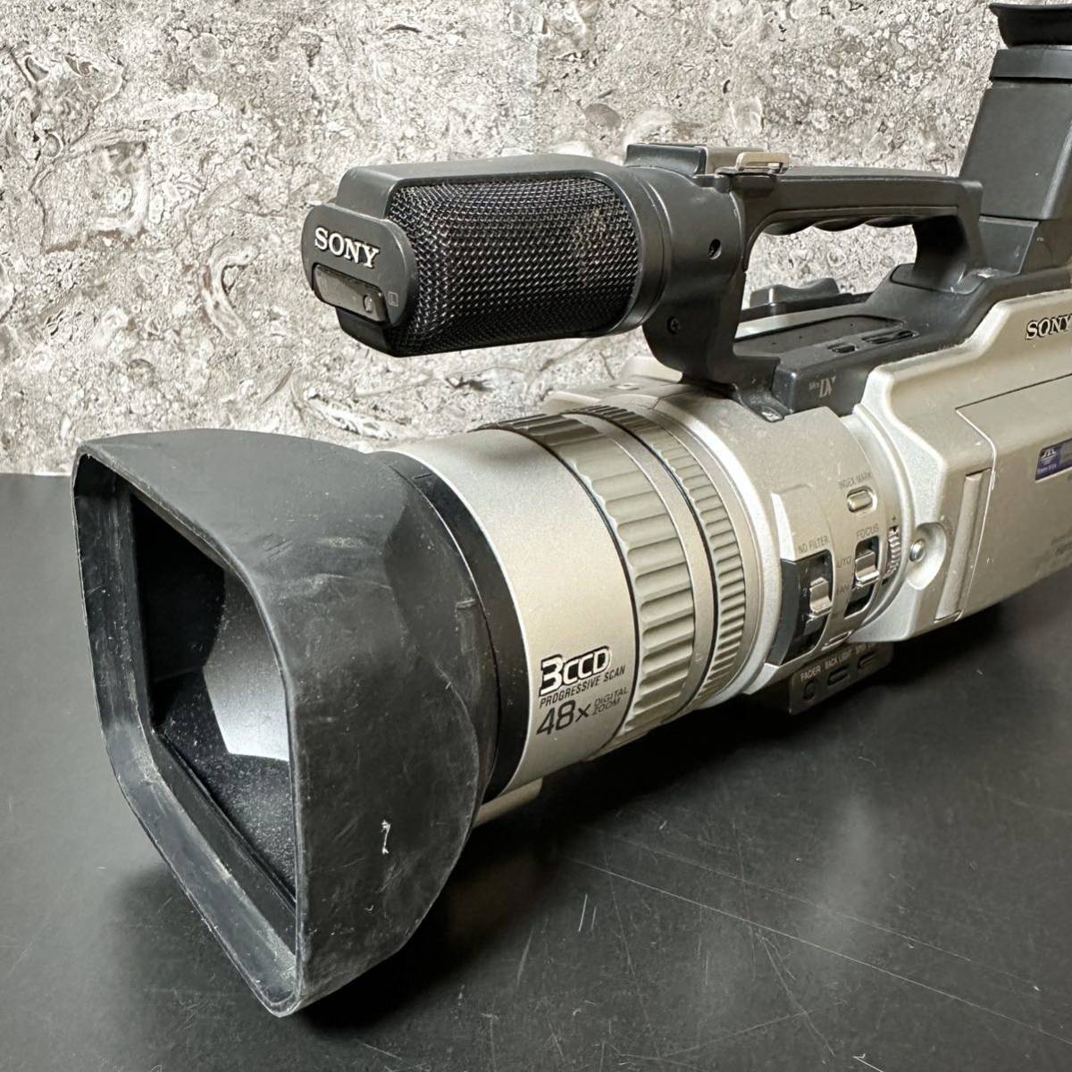 SONY ソニー DCR-VX2000 ビデオカメラ ハンディカム 本体のみ 付属品