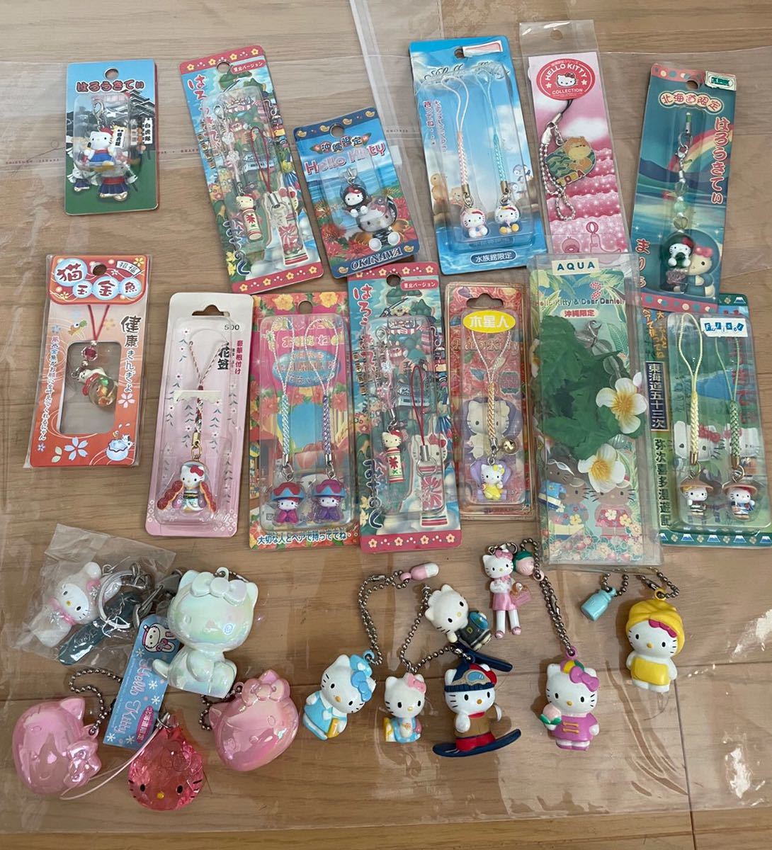 ハロウキティ ご当地ストラップキーボルダー サンリオ 新未開封と中古