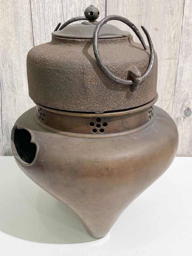 茶道具 風炉釜 鬼面小型鉄製風炉 サイズ直径24cm高さ31cm 茶道家整理品