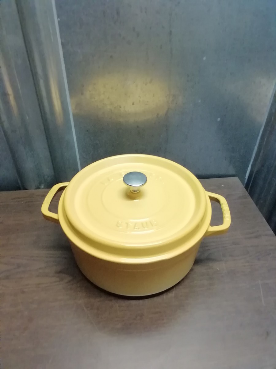 中古　現状品　ストウブ staub ピコ ココット 両手鍋 LA COCOTTE 調理器具 鋳造 24 フランス 