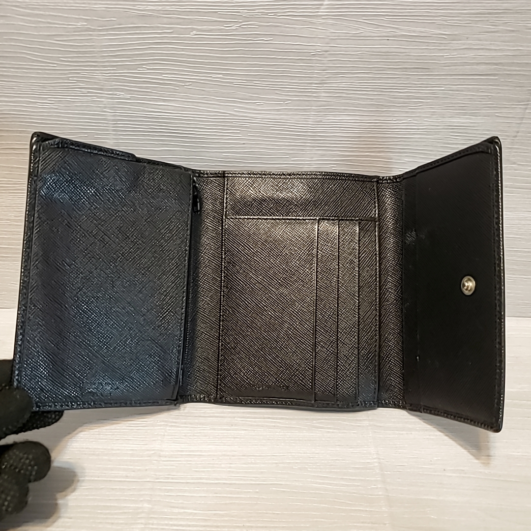 プラダ サフィアーノ 三つ折り 財布 PRADA PRADA(プラダ) - ブランド