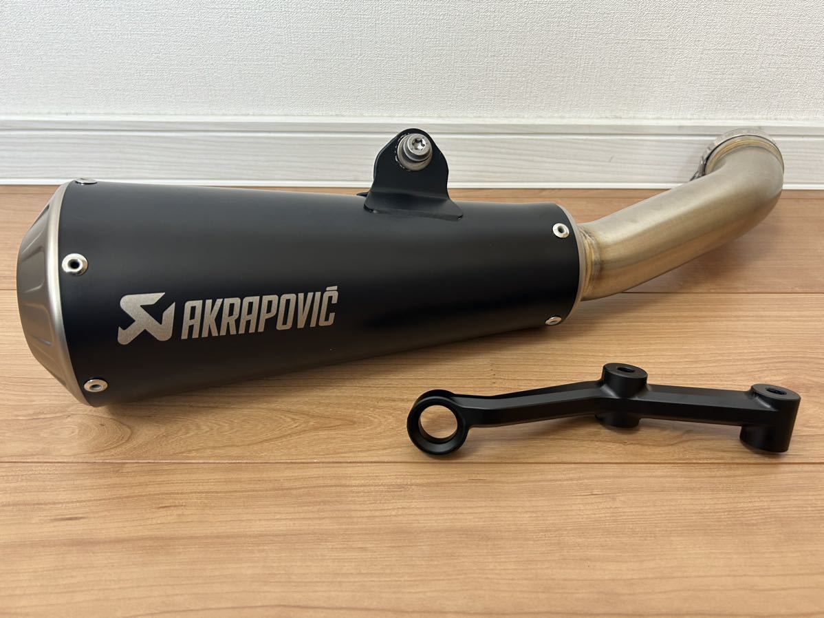 ハスクバーナ　スヴァルトピレン401 サイレンサー　マフラー　アクラポビッチ　AKRAPOVIC スリップオン OPステー付き　スバルトピレン