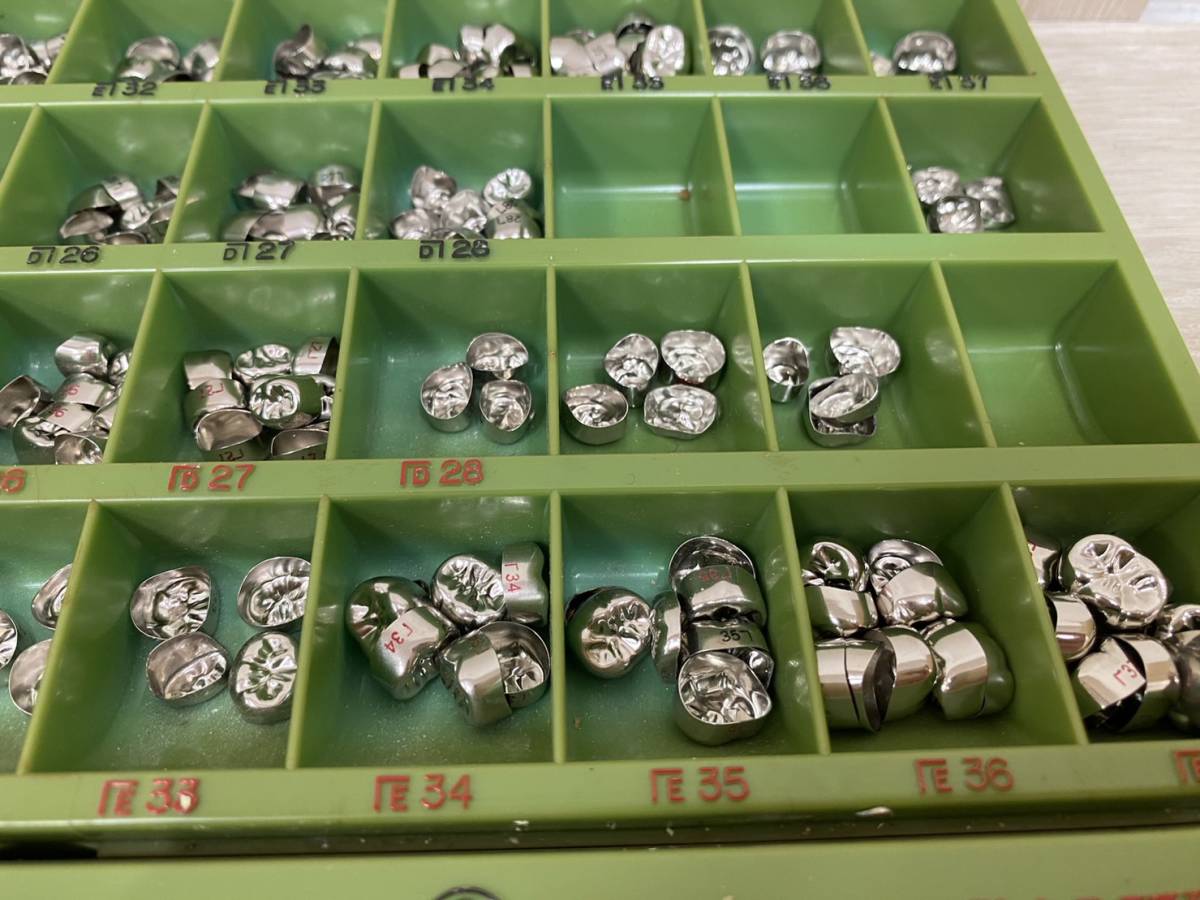 銀歯 被せ 歯科技工 大量 【B-11245】SANKIN 歯科材料 被せ物 2ケース