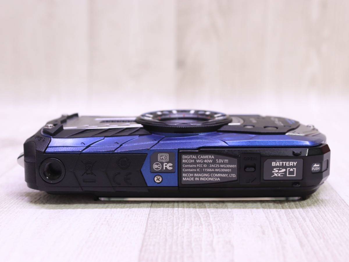 100. RICOH WG-40W ・ブルー ・ 2.7型ワイド・約1600万画素・光学5倍