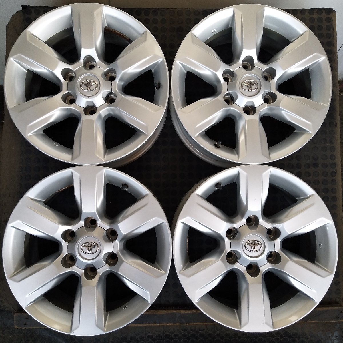管理番号：Ｓ8-141【4本価格】【17×7.5J 6x139.7 ET+25 ハブ106】トヨタTOYOTA純正 ・150系プラド等・店頭直接引取・購入・下取可能
