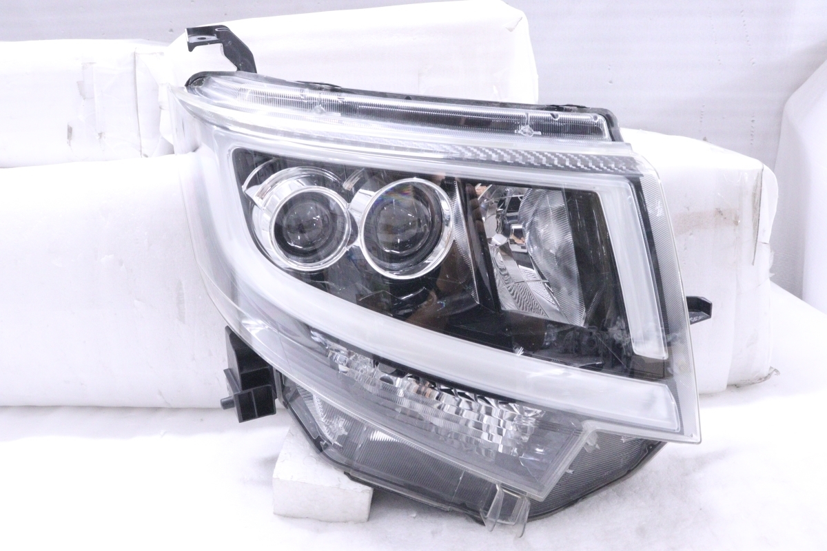 38-1111☆【値下】前期 LED LA150S ムーヴカスタム☆右ヘッドライト