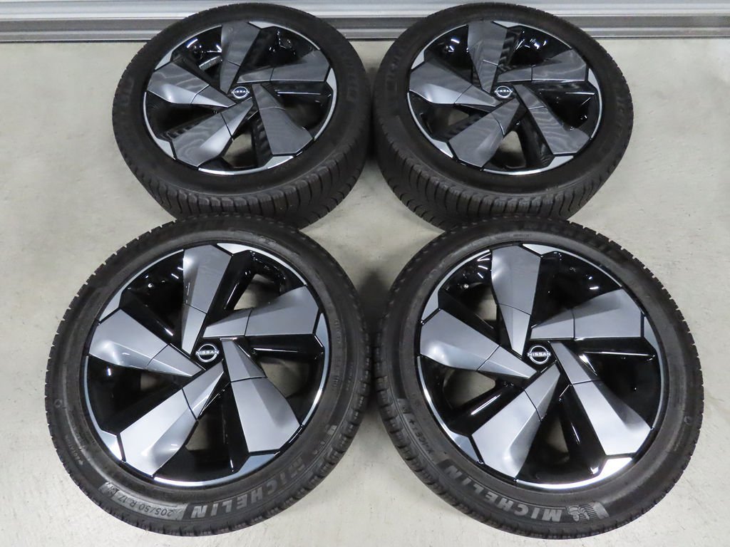 ガリ傷なし！バリ山】スタッドレス&ホイール4本セット 18インチ