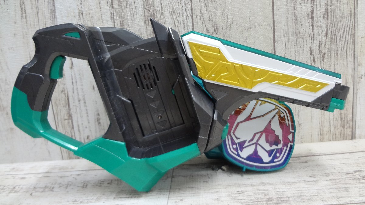 変身ベルト DXウィークエンド 仮面ライダーリバイス 仮面ライダーリバイスバンダイ公式 リバイス完結！メモリアルバイスタンプセレクション発売決定 バイスタンプ」一覧！劇中の活躍やおもちゃの入手方法も解説 リバイスドライバー　ウィークエンドライバー　メモリアルバイスタンプ　他　セット