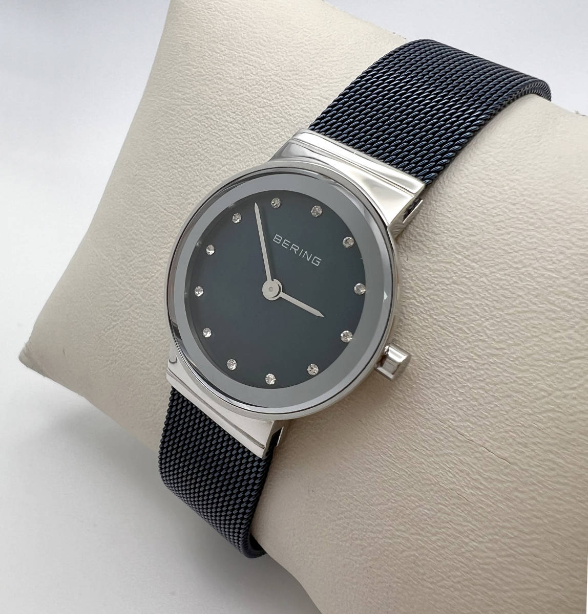 稼働 BERING ベーリング クォーツ 10126-307 クラッシック 石付 ラウンド ブラックシェル文字盤 レディース腕時計