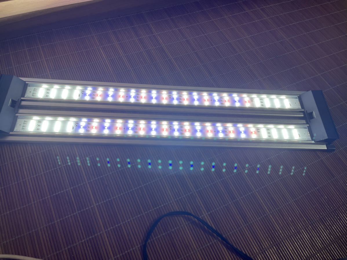60cm水槽用LED照明のコトブキ フラットLED ツイン 600 