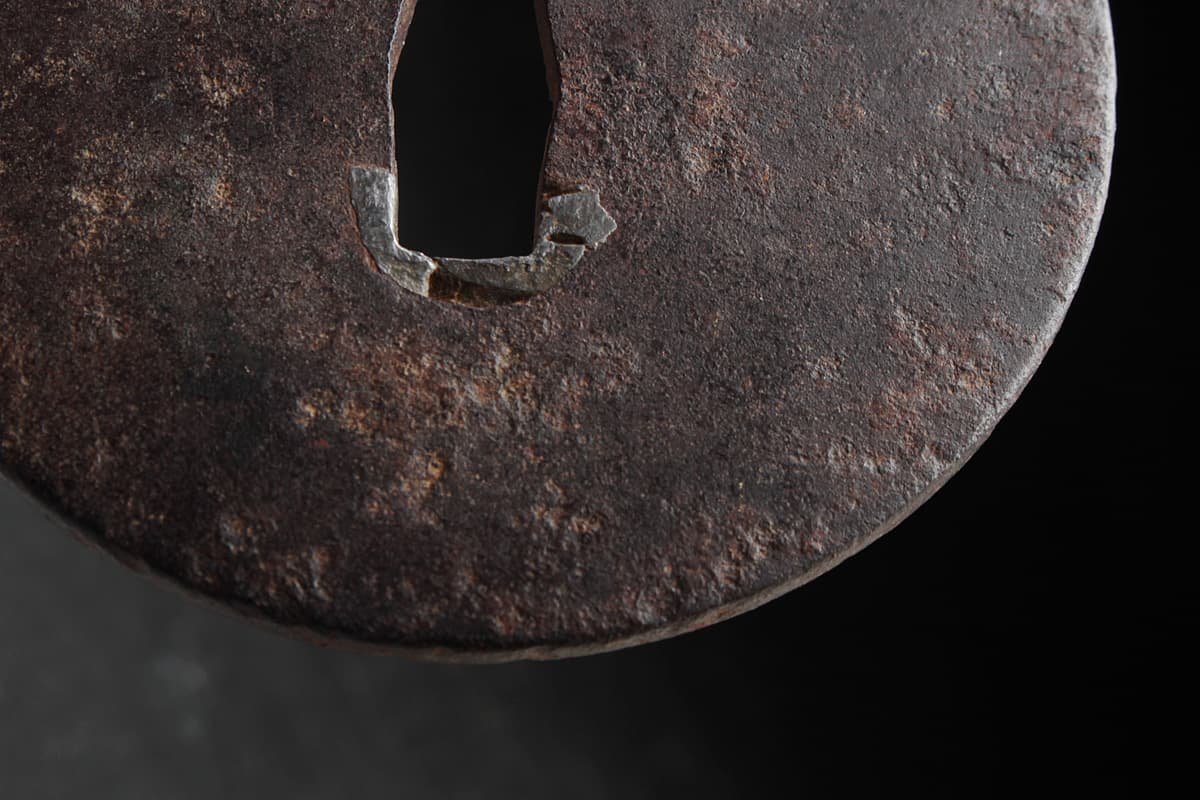 EM141 時代刀装具【国廣 作】鉄地 素文鍔 径7.9cm 重155g・鉄鐔・鉄鍔
