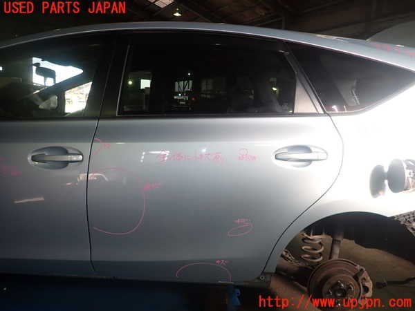 1UPJ-97591320]プリウスα(ZVW41W)左後ドア 中古