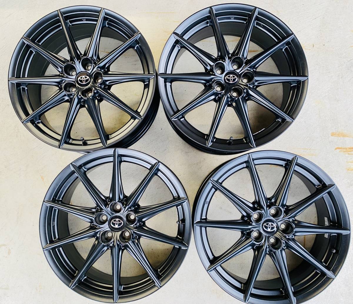 トヨタGR86 ZN8純正ホイール 新車外し 4本 GR86 RZ ZN8 純正アルミ 