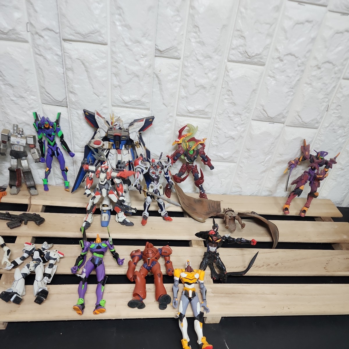 HOT，正規品 ①ガンダム フィギアまとめ売り 現状品 エヴァンゲリオン ラドン 戦隊 フィギア ガンプラ 完成品 ジャンク(ビンテージ)｜売買されたオークション情報、yahooの商品情報をアーカイブ公開 - オ その他