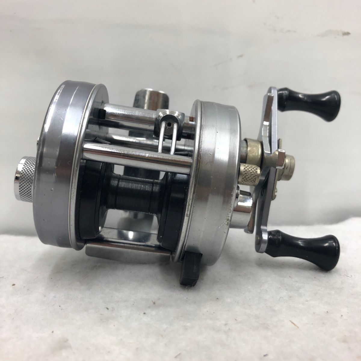 Y546-K44-1744 ABU アブガルシア Sweden スウェーデン リール 釣り具