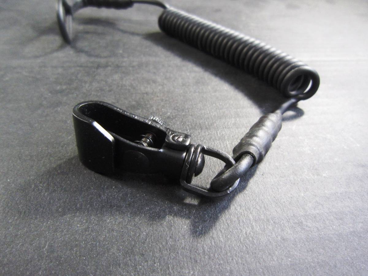 カールコード ランヤード拳銃吊紐(警察グッズ)｜売買された