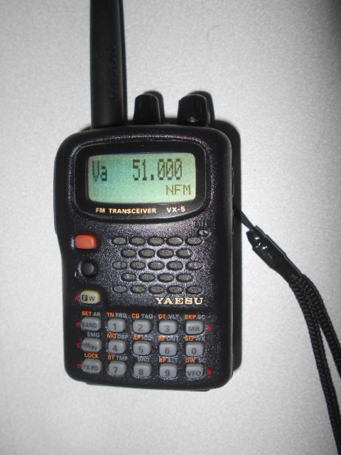 Yaesu YAESU FT-100D FT-100 HF⁄50⁄144⁄430オールモード100W機