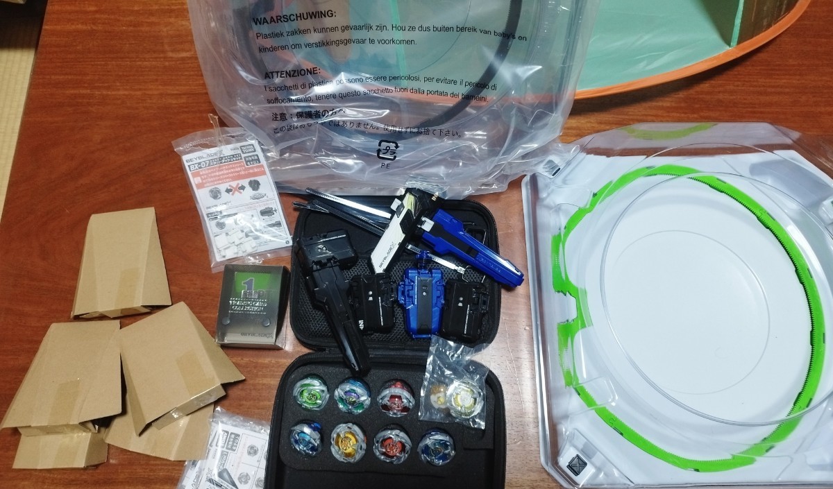 ベイブレードX　引退品　スタジアムセット　ストリングランチャー　ドランソード　ヘルズサイズ　ウィザードアロー　ナイトシールド　 X スタジアム ランチャー