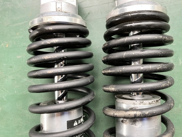 カヤバ KGS325 2本SET リアサスペンションSR400・500／W650 カヤバ KYB