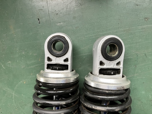 カヤバ KGS325 2本SET リアサスペンションSR400・500／W650 カヤバ KYB