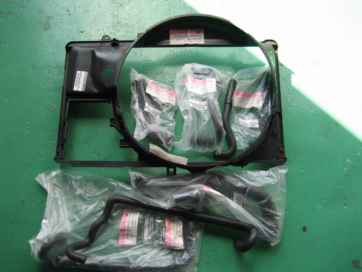 R32 GT-R　純正未使用　ラジエターファンシュラウド　ウオーターホースセット