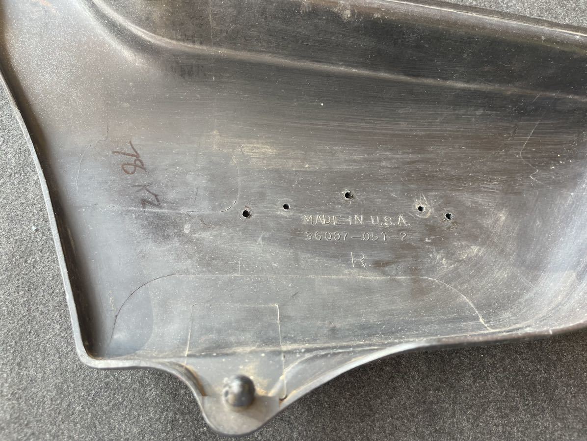 カワサキ kz900 1975年7月 サイドカバー 右 36007-051-2 KZ1000 W-6884