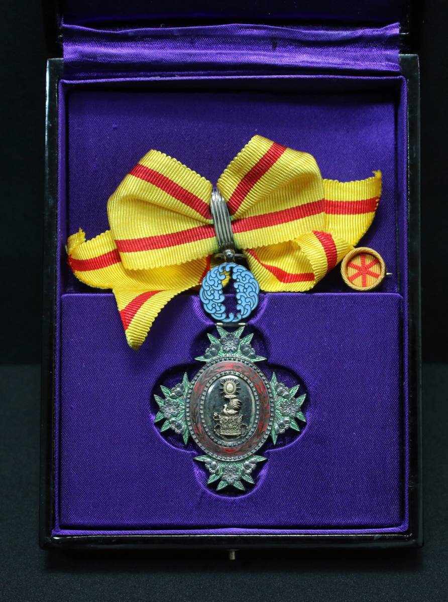 Yahoo!オークション -「勲章・(勲六等瑞宝章)」の落札相場・落札価格