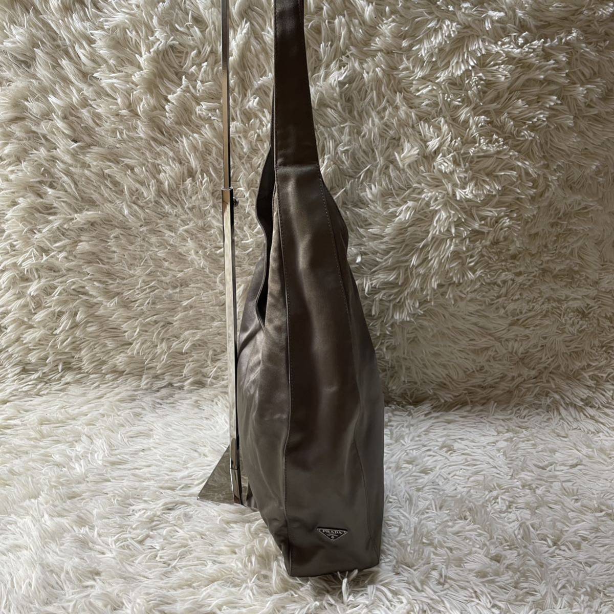 良品》PRADA 三角ロゴ サフィアーノレザー メンズ ショルダーバッグ A4 