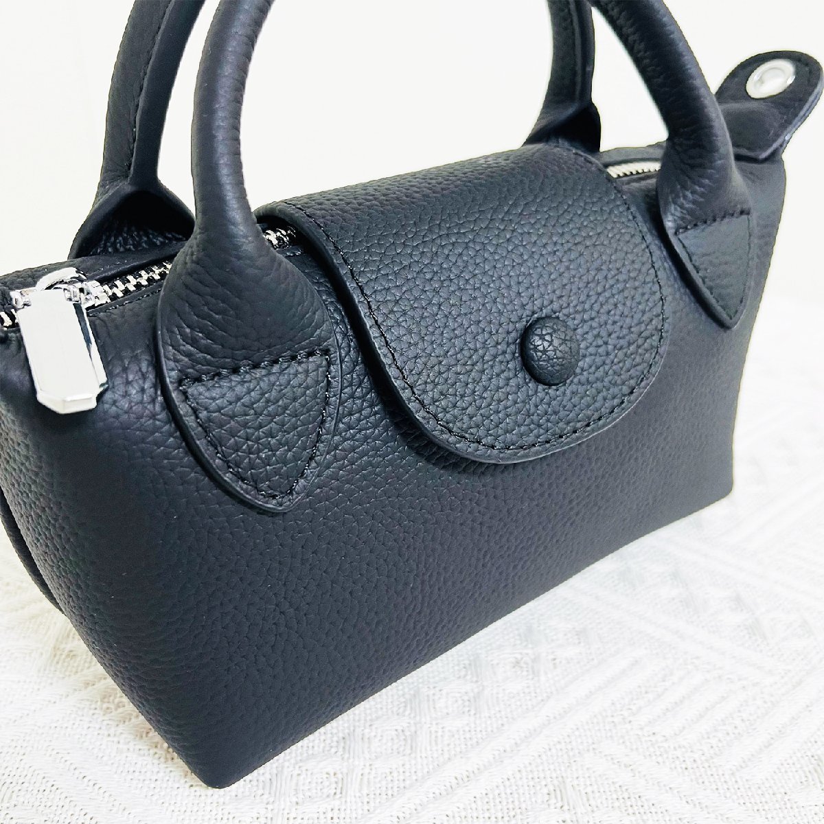 絶賛EU製 定価12万☆christian milada・ミラノ発・ショルダーバッグ 