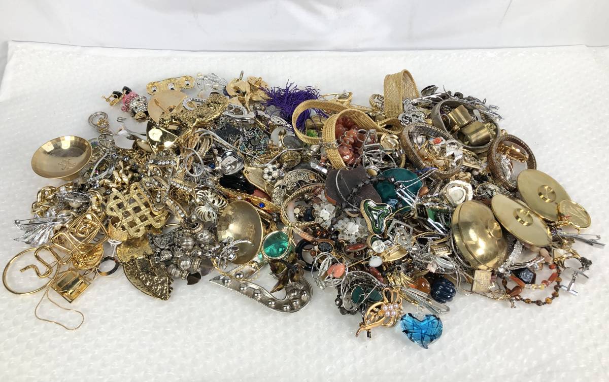 0926Q【中古】イミテーションアクセサリー まとめ 約4.7Kg