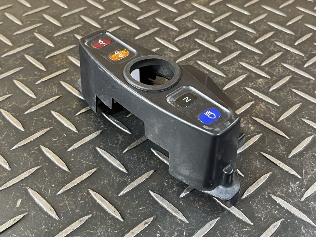 ★カワサキ ゼファー?バリオス?★純正★インジケーター カバー★v2040 60 ゼファー400 新品 インジケーターカバー メーターパイロットボックスカバー 前期 送料無料メーターカバーインジケーター黒ゼファーΧバリオスZRX