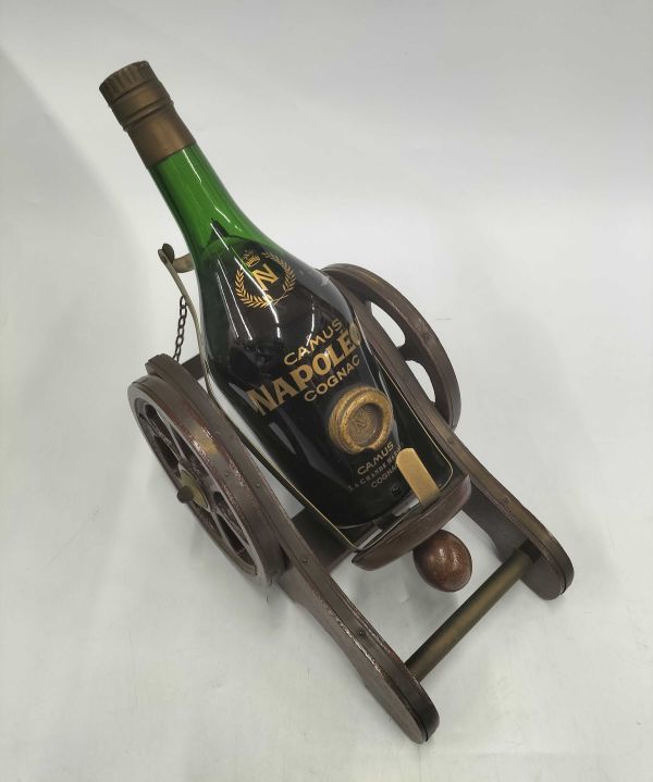 ★未開封・人気酒★ CAMUS カミュ NAPOLEON LA GRANDE MARQUE COGNAC ナポレオン グランマルキ コニャック 大砲 砲台車　TSHS1001-22