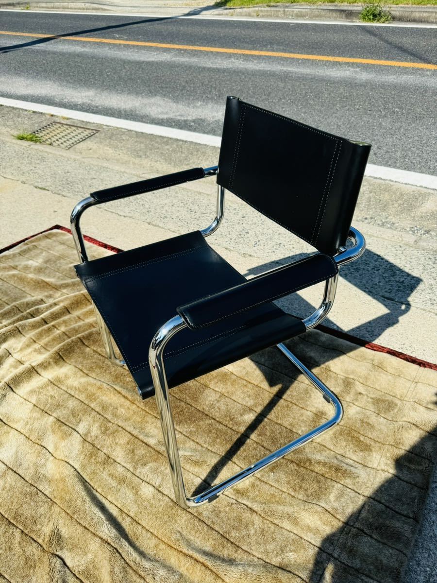 IDC大塚家具 カンティレバー 本革 アームチェア レザー ダイニング